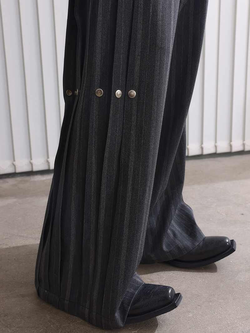 Loge - Striped Pleated Pants